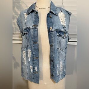 Women’s vintage cut off jean jacket